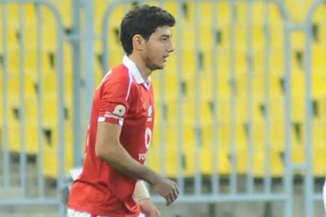 بالفيديو ..إصابة محمد هانى أثناء مران الأهلى الصباحى