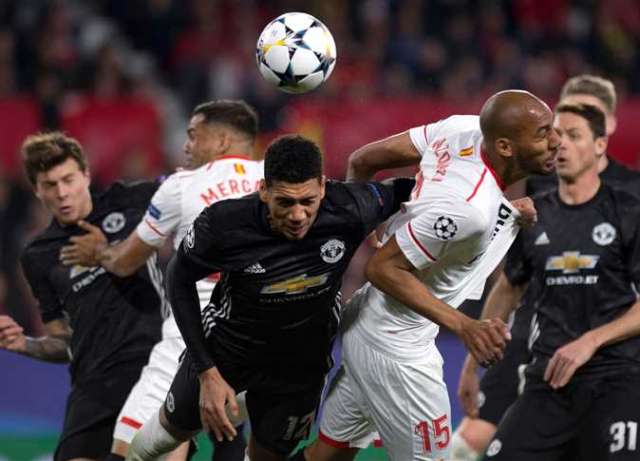 في دوري الأبطال مانشستر يونايتد يعود بتعادل سلبي من إشبيلية