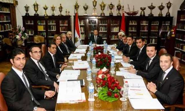 بسبب أحداث مباراة مونانا .. اجتماع عاجل لمجلس إدارة الأهلي