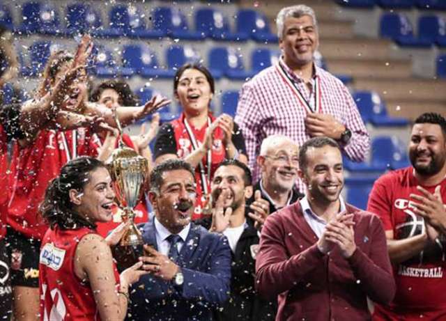 محمد سراج الدين : «روح الفانلة الحمراء» سبب تتويج سيدات سلة الأهلي