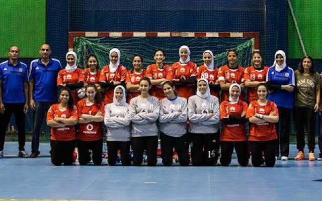 بطولة إفريقيا للأندية: فريق سيدات يد الأهلي يواصل السقوط ويخسر أمام هيريتاج الكونغولي