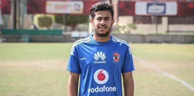 تصعيد ظهير أيسر الشباب للتدريب مع الفريق الأول في الأهلي