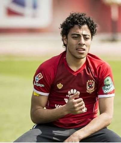 تعرف علي سبب غياب نجم وسط الأهلي عن المران الجماعى