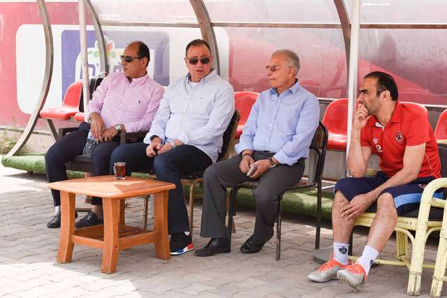 الخطيب يواصل دعمه للفريق