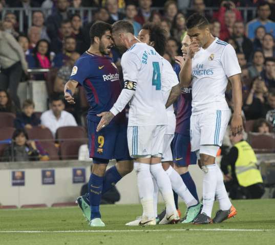 كلاسيكو مثير.. التعادل الإيجابي بين برشلونة وريال مدريد