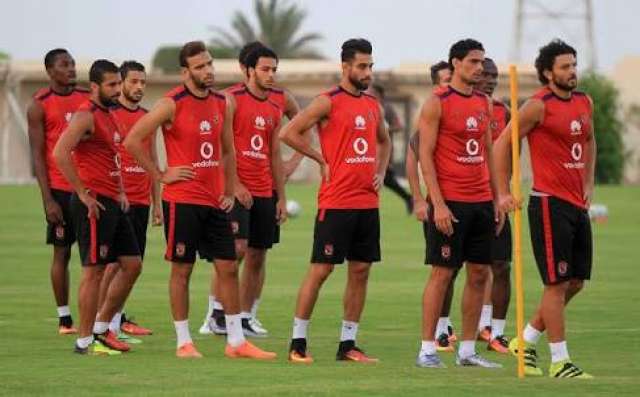 مران الأهلي : تدريبات بدنية.. غياب ثنائي الوسط ..تأهيل