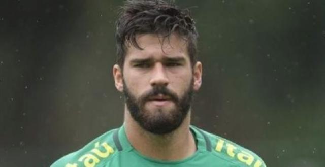 حارس روما يوقع لنادي ليفربول 6 سنوات