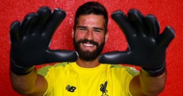 فيديو.. أفضل تصديات أليسون حارس ليفربول الجديد