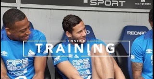 هدرسفيلد ينشر فيديو للظهور الأول لرمضان صبحي مع الفريق