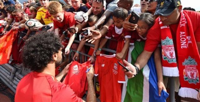 جماهير ليفربول تتصارع على توقيع «محمد صلاح» قبل لقاء يونايتد