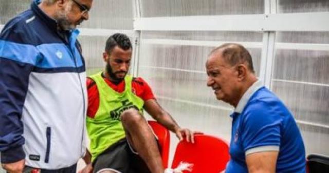 "الركبة" تهدد مشاركة حسام عاشور مع الأهلى أمام الإسماعيلى