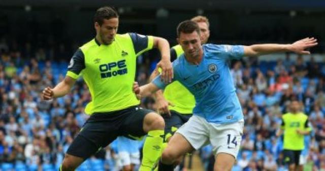 رمضان صبحى أول مصرى يخوض مباراة رسمية فى تاريخ هدرسفيلد تاون الإنجليزى