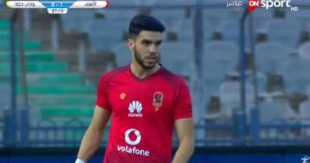 وليد أزارو نسر الأهلى خلال شهر أغسطس