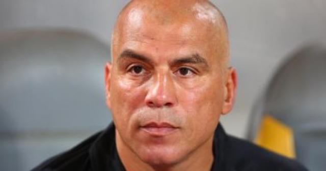 يوسف يطمئن على معلول وكوليبالي قبل لحاقهما ببعثة الأهلي في غينيا