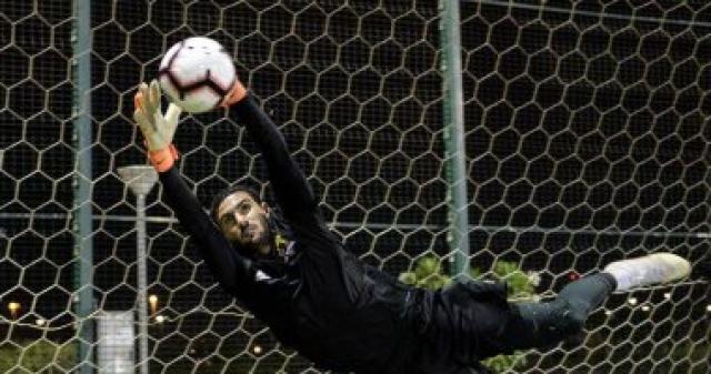 محمد عواد يحمي عرين الوحدة أمام الفتح فى الدوري السعودي