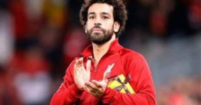 محمد صلاح يسخر من منتقديه بعد ظهوره بـ لوك جديد قبل مواجهة أرسنال