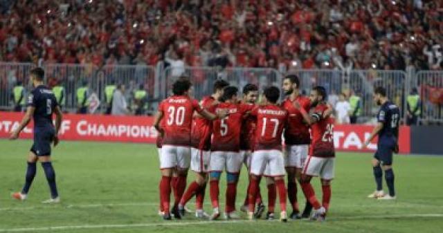 الأهلى يؤدى مرانه بتونس فى حراسة الشرطة والخطيب يجتمع مع يوسف