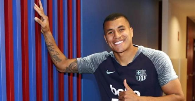 رسميا.. برشلونة يضم مدافع فالنسيا على سبيل الإعارة