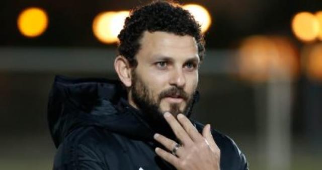 صور .. حسام غالى يشارك فى تدريبات الجونة فى أول أيام مهمة "مدير الكرة "