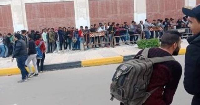 زحام جماهيرى للحصول على تذاكر مباراة الأهلى والساورة فى دورى الأبطال.. صور