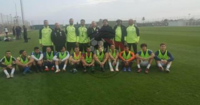 المنتخب الأولمبى بالزى التقليدى وهولندا بالأزرق فى مباراة اليوم