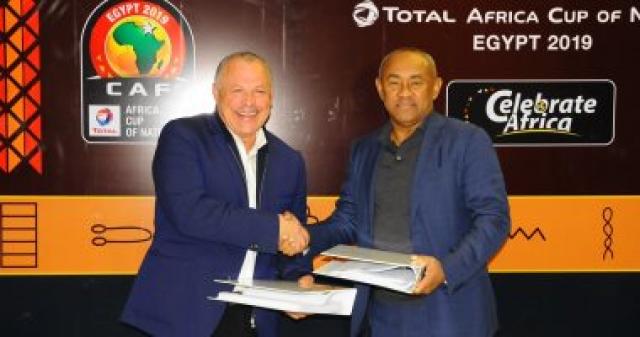 أبو ريدة ورئيس الكاف يتفقدان ملعب الدفاع الجوى استعدادا لأمم افريقيا