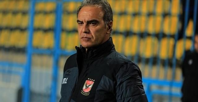 لاسارتي يحاضر لاعبي الأهلي استعدادا لمواجهة بيراميدز