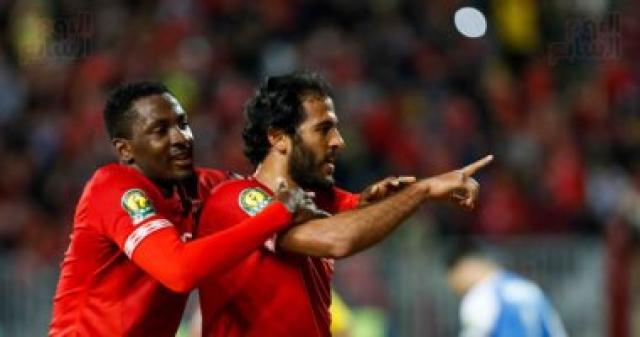 مروان محسن يكتفى بالجري حول الملعب.. ومران خفيف لعمرو وعلاء فى الأهلى