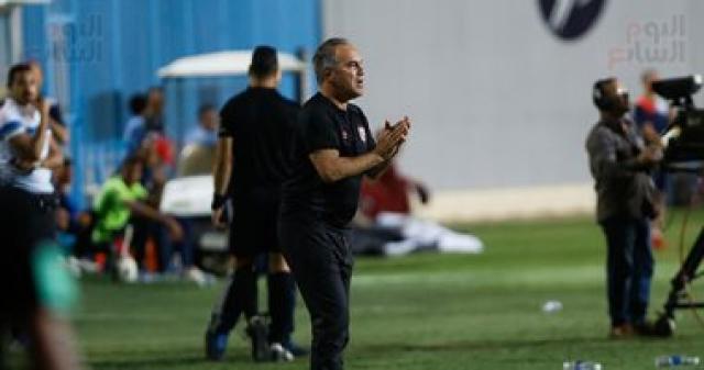 مستبعدو الأهلى من مباراة سموحة يؤدون مرانا فى التتش قبل الإفطار