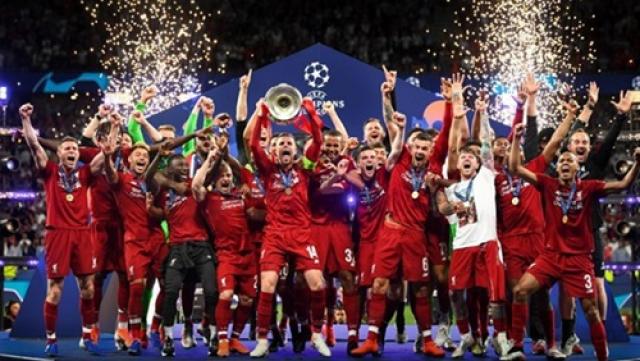 ليفربول حامل اللقب يواجه نابولي في دور المجموعات بدوري الأبطال