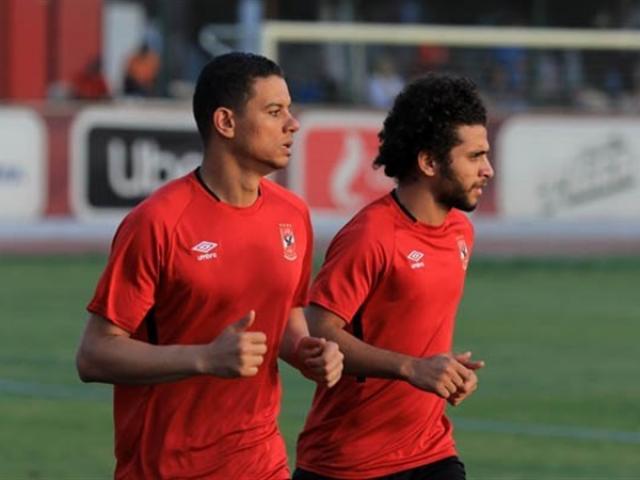 تدريبات تأهيلية لثلاثي الأهلي في المران المسائي