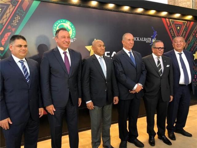 الخطيب وعمرو الجنايني في حفل توقيع اختيار أفضل لاعب بأفريقيا