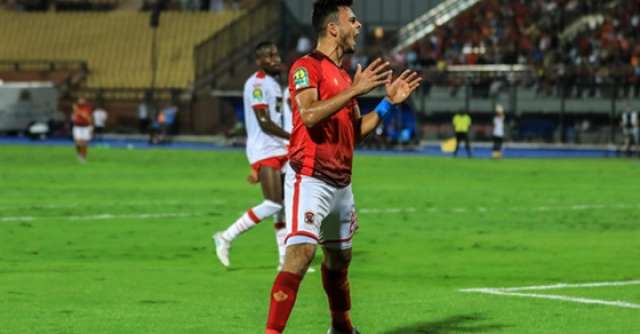 الأهلي يضع بند عدم المشاركة في عقد صلاح محسن مع سموحة