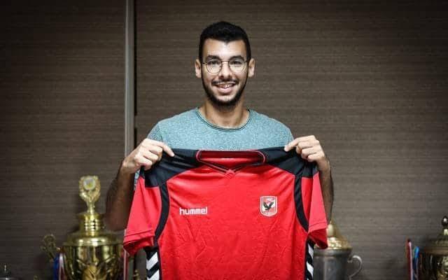 احتراف لاعب الأهلي