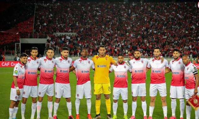 الفيفا يغرم الوداد قبل لقاء الأهلي