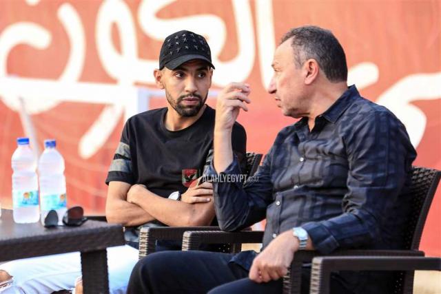 الخطيب يعقد جلسة مع اللاعب مؤمن زكريا عقب مران الأهلي     - صورة أرشيفية