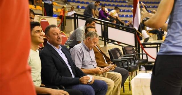 شاهد.. الخطيب يؤازر رجال طائرة الأهلي أمام طلائع الجيش في نهائي كأس مصر