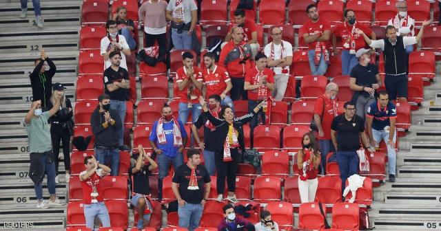 الجماهير "تنتصر" على كورونا