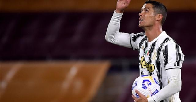 رونالدو يقود يوفنتوس للفوز على كالياري بهدفين في الدوري الإيطالي