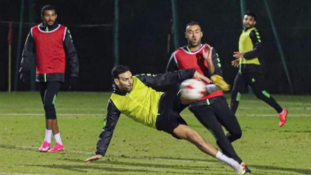 ضياء السيد: هذا الشخص تسبب فى رحيل محمد النني من الأهلي