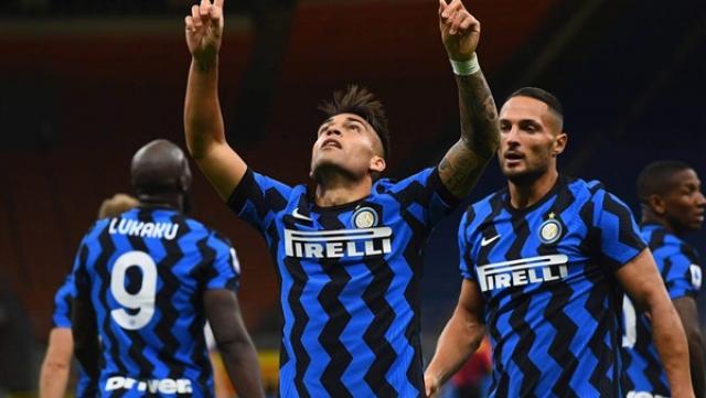 إنتر ميلان يعرض نجمه للبيع