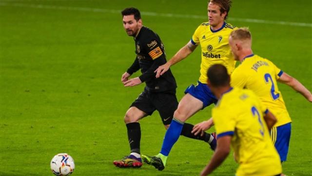 برشلونة يسقط بشكل مفاجئ أمام قادش في الدوري الإسباني