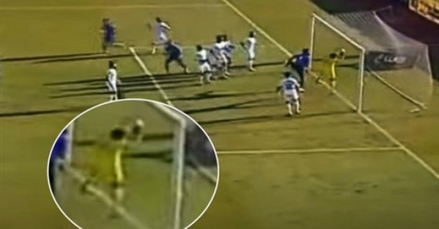 خطأ فادح من حكم مباراة سموحه وبيراميدز .. وفرج عامر: فضيحة