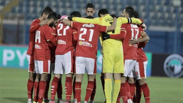 الأهلي يقترب من تجديد عقد اكرم توفيق