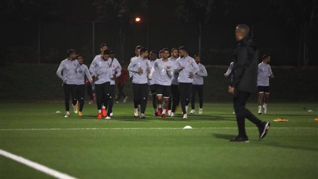 موسيماني يحاضر لاعبي الأهلي بالفيديو قبل مواجهة الدحيل