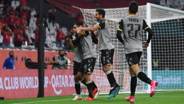 الأهلي يتفوق على الدحيل في الشوط الأول بهدف الشحات