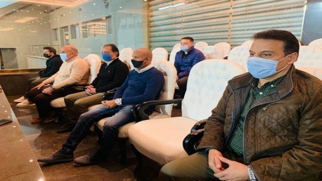 حسام البدري يحضر مباراة الزمالك والاتحاد السكندري