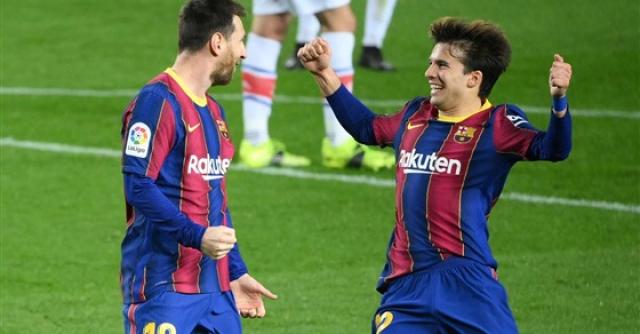 برشلونة يتقدم بهدفين على ألافيس في الشوط الأول