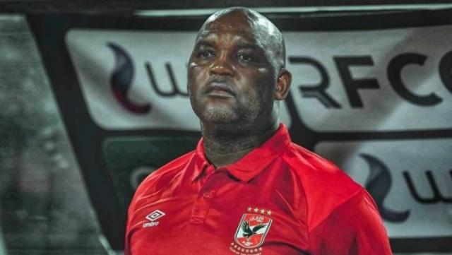 موسيماني يعقد جلسة مع ثلاثي الأهلي قبل مواجهة المريخ بدوري أبطال إفريقيا