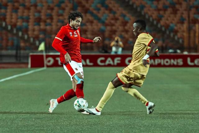 مواقف وطرائف: سقوط حكم مباراة الأهلي والمريخ مصابا